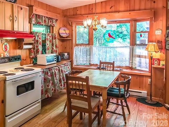 3rd image of 115 Spring Brook Rd