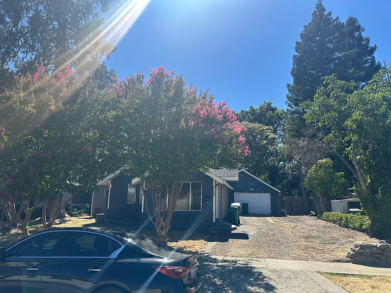 213 Park St — Photo 13