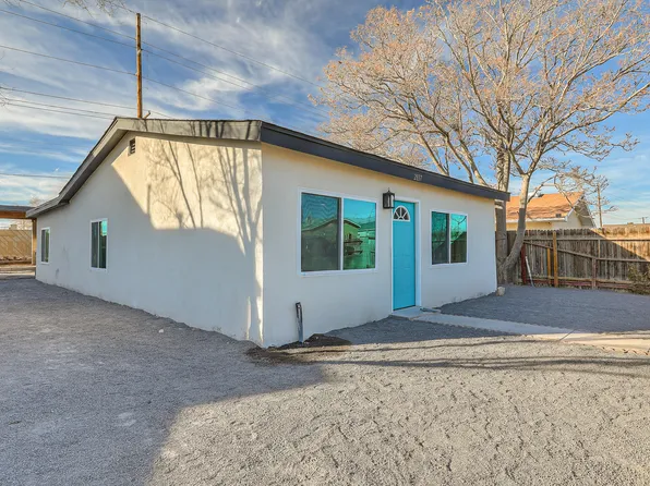 2837 John St SE, Albuquerque, NM 87102