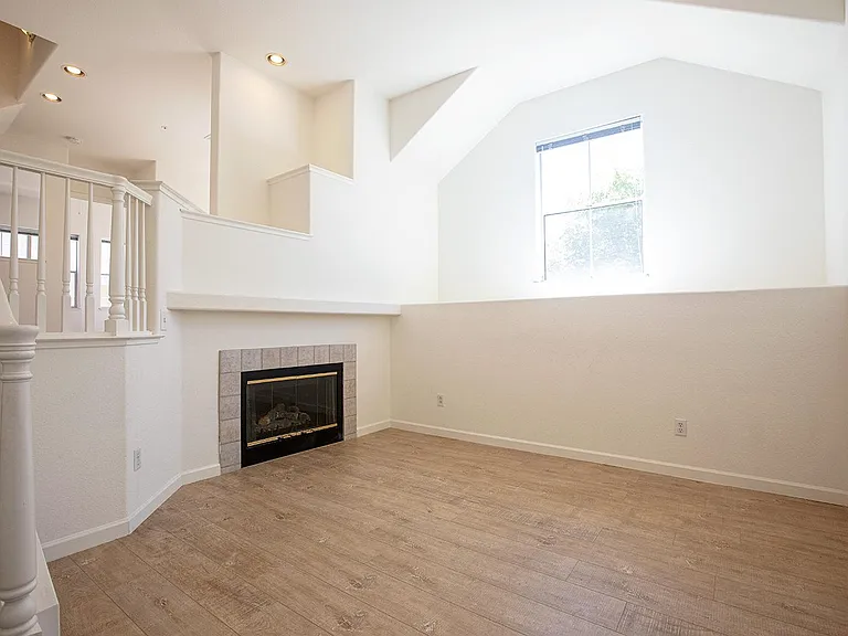 98 Freedom Ln — Photo 2