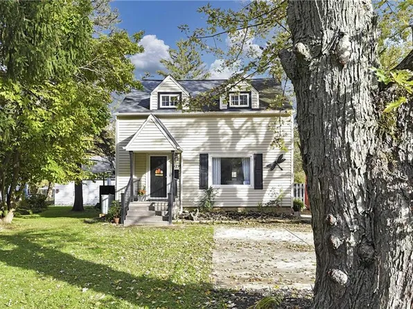 6239 Fitch Rd, North Olmsted, OH 44070