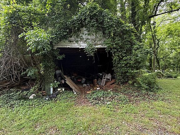 3rd image of 110 Whittle St