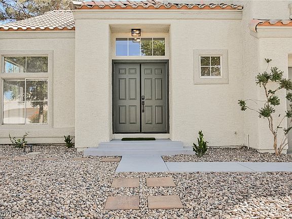 2nd image of 2529 Cortina Ave