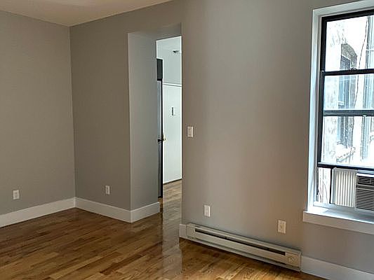 5th image of 1569 Lexington Ave #12B