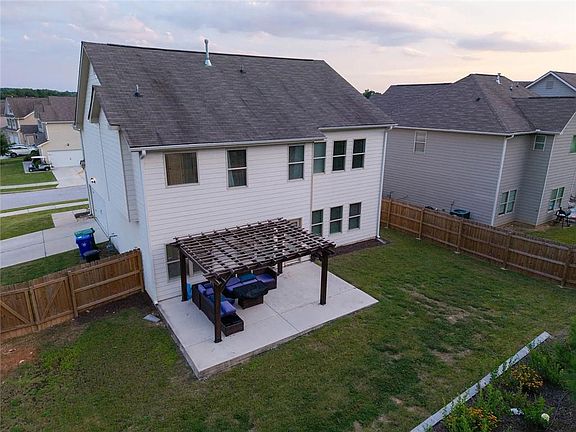 3rd image of 2408 Haliard Way