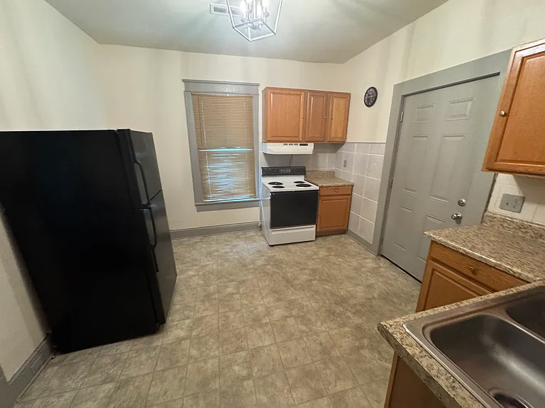 129 E Springdale Ave #1 — Photo 4