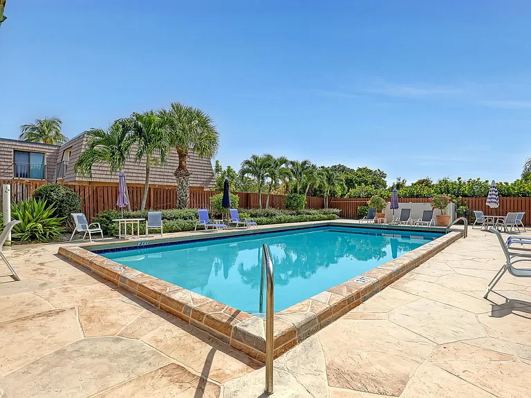 131 Ocean Cove Dr — Photo 25