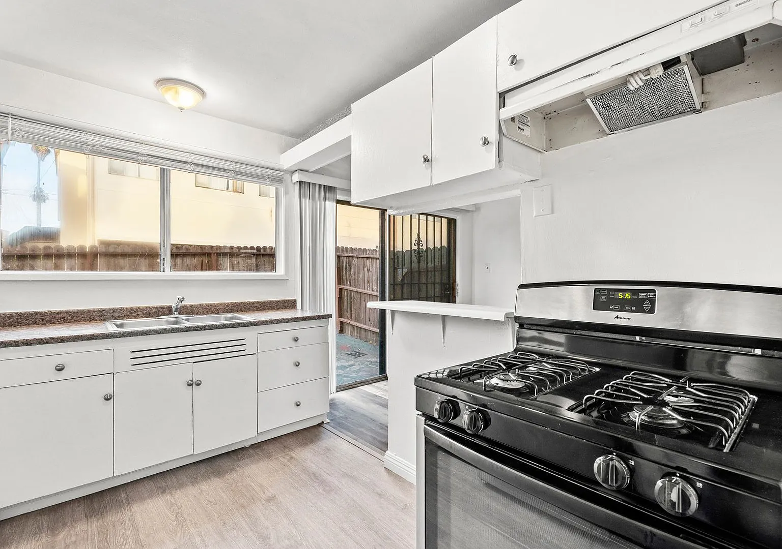 811 Cory Drive — Photo 3