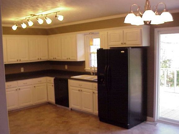 2nd image of 750 Columbus Cir