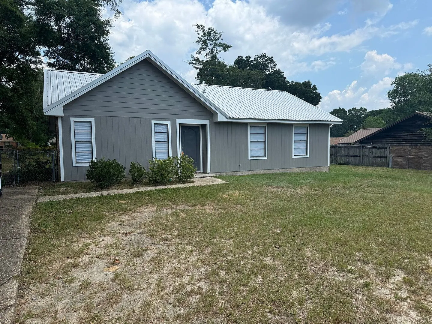 Pensacola - Carlisle - 3 Bedroom, 2 Bathroom — Photo 2