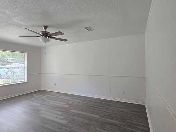 2nd image of 1380 Garza Ln #1380