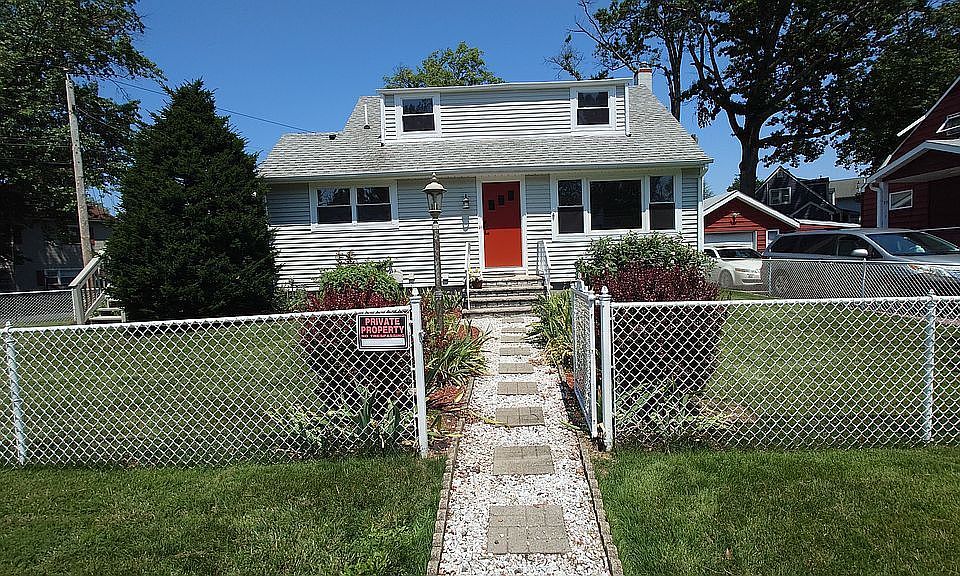 1st image of 45 Tappen St