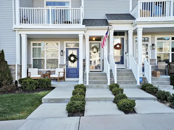 272 Silver Timber Drive, Yaphank, NY 11980