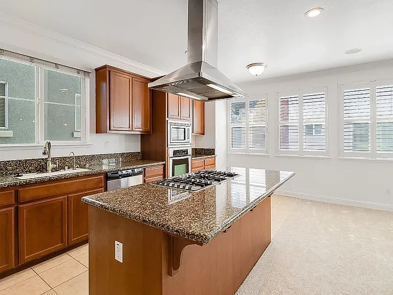 2609 Wisteria Way — Photo 6