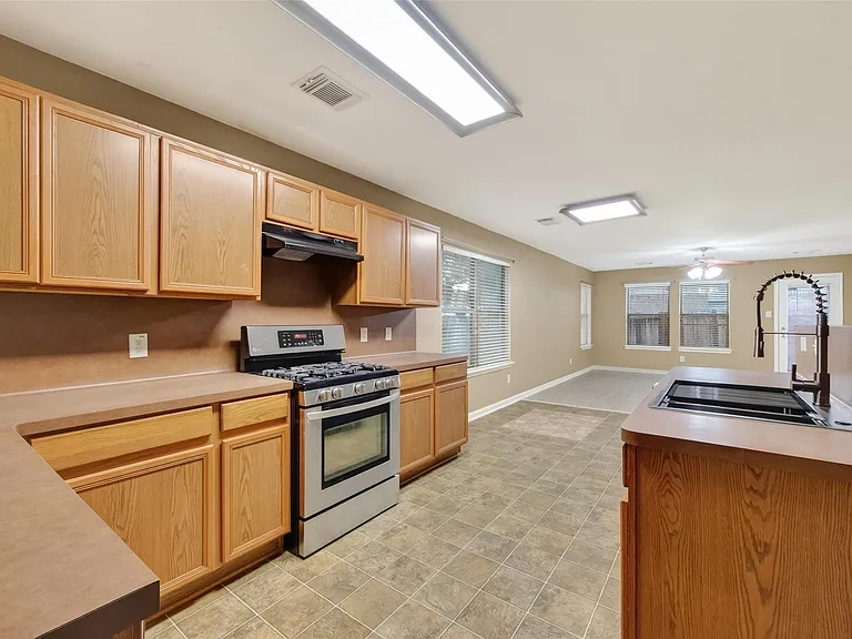 9219 Pinderfield Ct — Photo 17