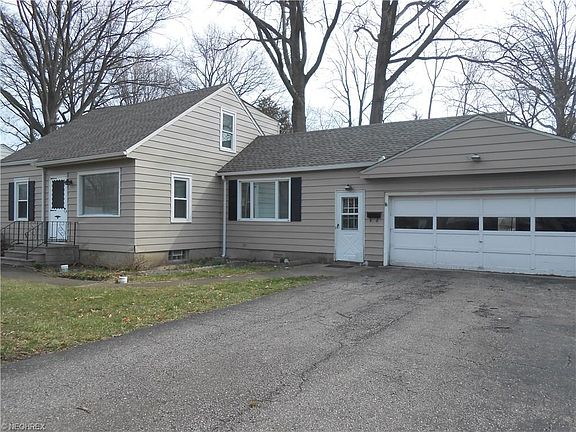 3rd image of 115 Herrmann Dr