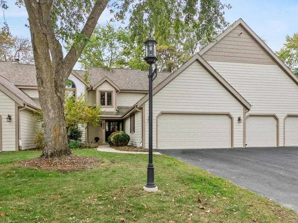 18675 St Andrew LANE #B, Brookfield, WI 53045