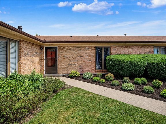 2nd image of 1290 Hollowbrook Dr