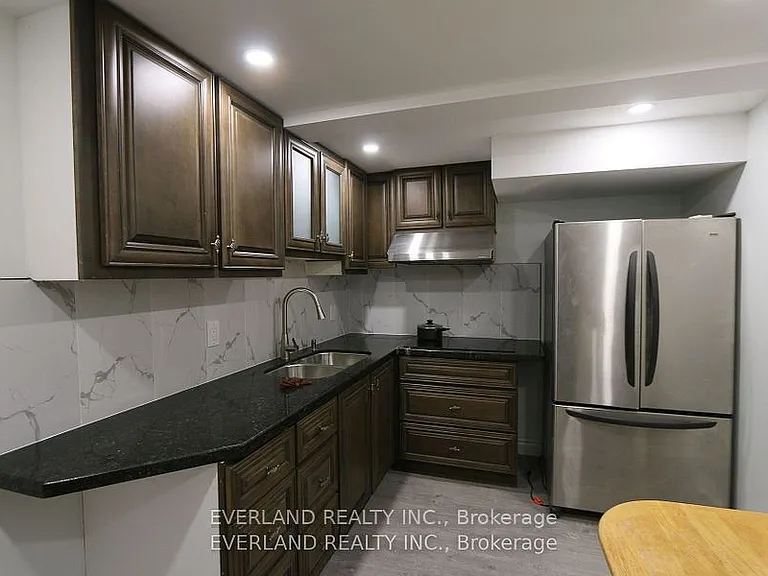4 Hepatica St #BASMENT — Photo 9