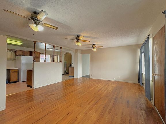 2nd image of 2070 River Meadows Rd