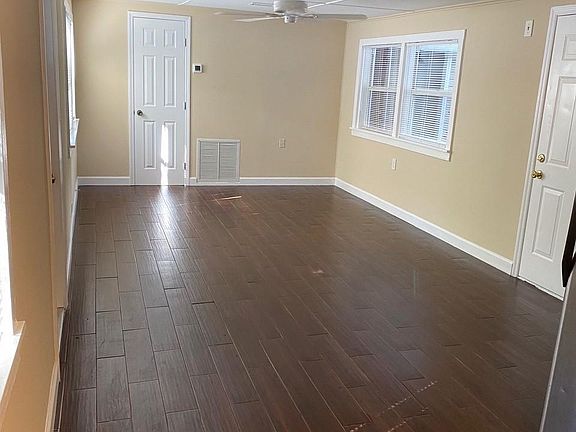 3rd image of 1030 Michigan Dr W Unit 1