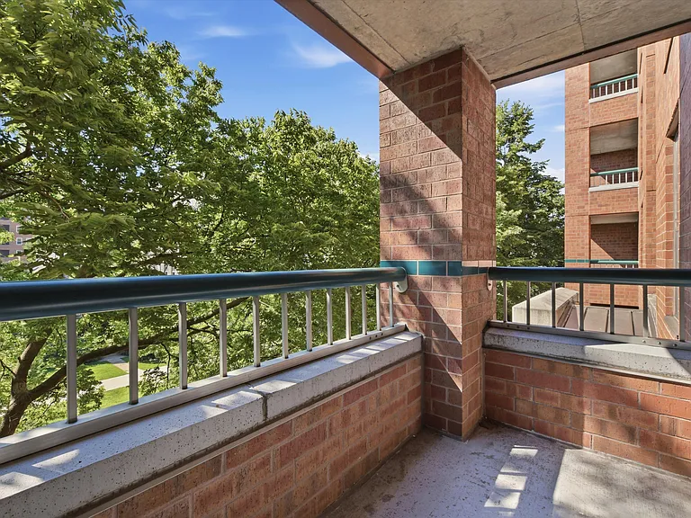 Evanston Place — Photo 78
