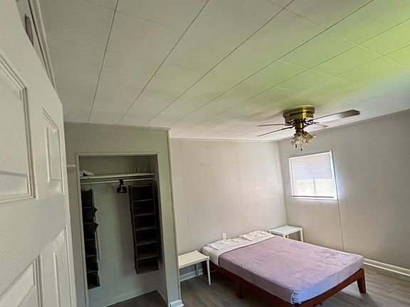 5th image of 411 Beaver St