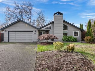 1251 Woodside Dr, Eugene, OR 97401