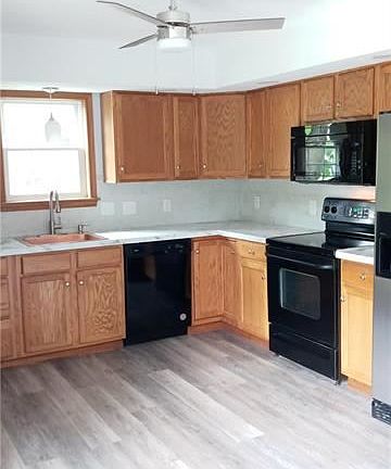 5th image of 1125 Blue Mountain Dr