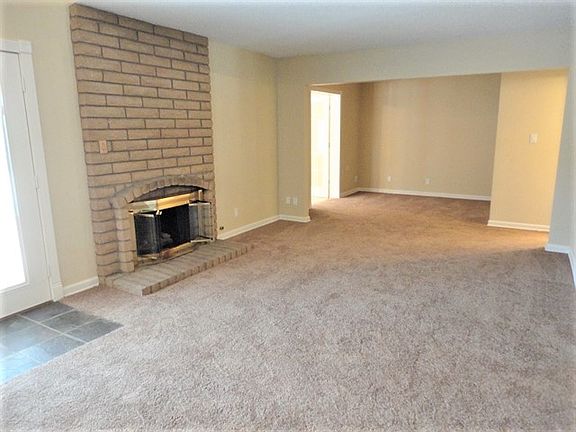 5th image of 6158 Sweetbriar Ct