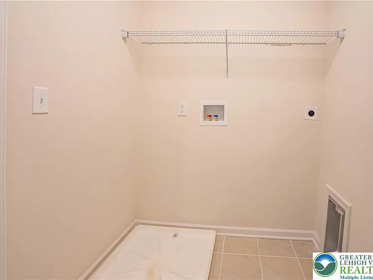 3740 Samantha Ln — Photo 12
