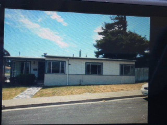 1st image of 1 Bradford Dr