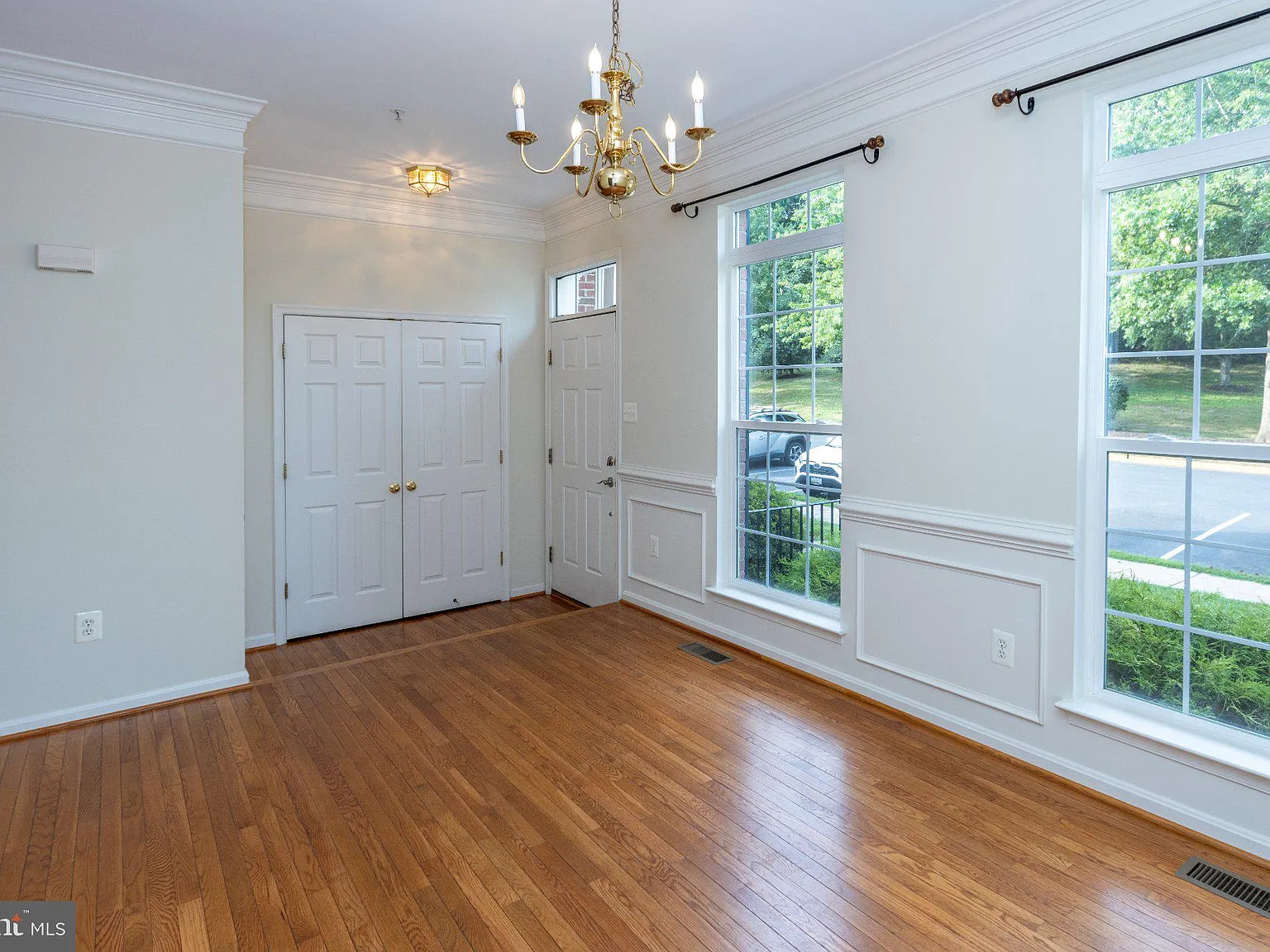 3 bed, 2.5 bath, 2078 sqft, $2,900 — Photo 4