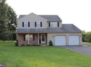 109 Lanie Dr, Douglassville, PA 19518