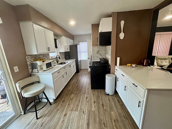 5th image of 18269 Burnham Ave