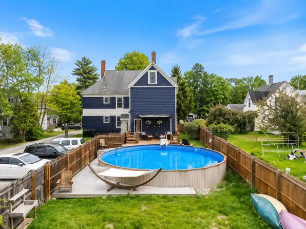 7 Porter Street, Paris, ME 04281