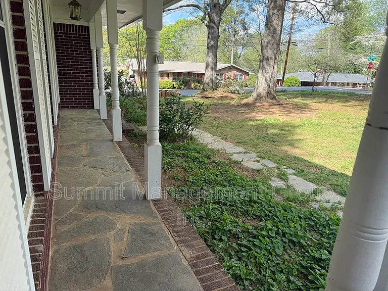 200 Indian Creek Dr — Photo 3