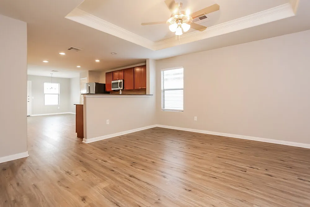 3 bed, 2.0 bath, 1530 sqft, $2,025 — Photo 3