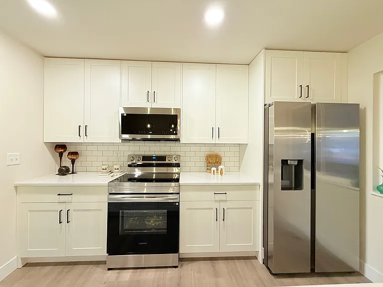 4770 Newton Dr — Photo 6
