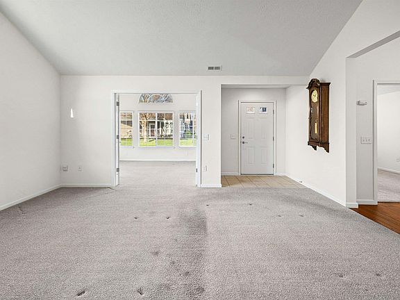3rd image of 2487 Silverado Cir