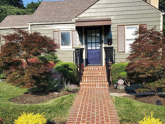 2nd image of 212 Hillcrest Ave