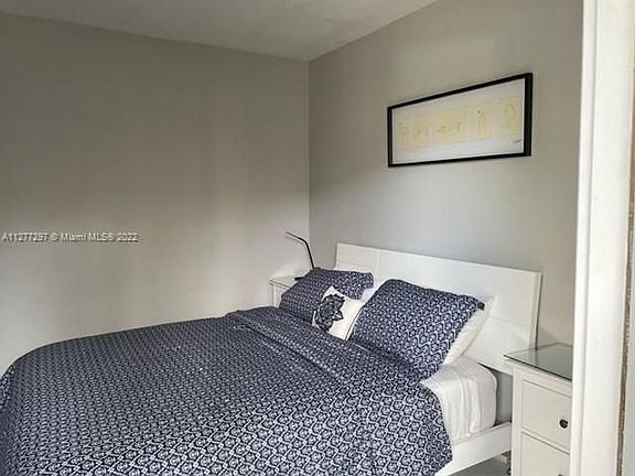 3rd image of 90 Isle Of Venice Dr APT 2