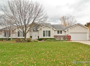 2521 Hybernia Dr, Highland Park, IL 60035