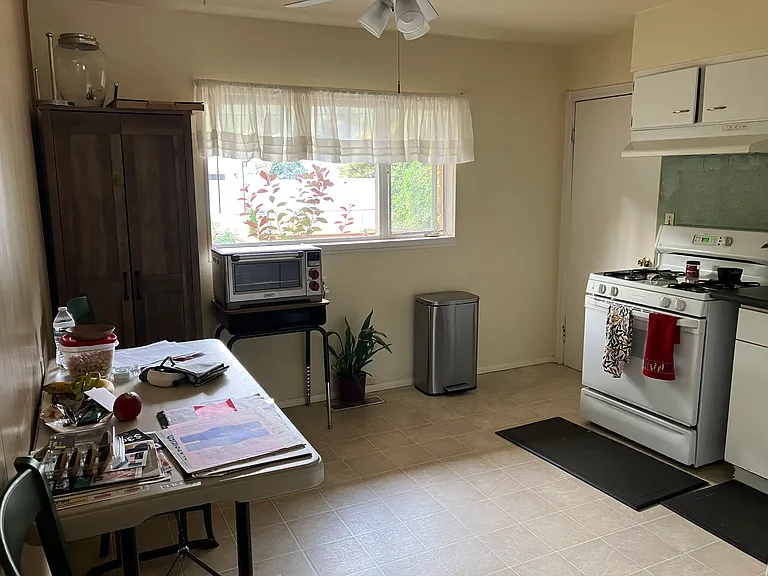 812 E Bancroft Ave — Photo 5