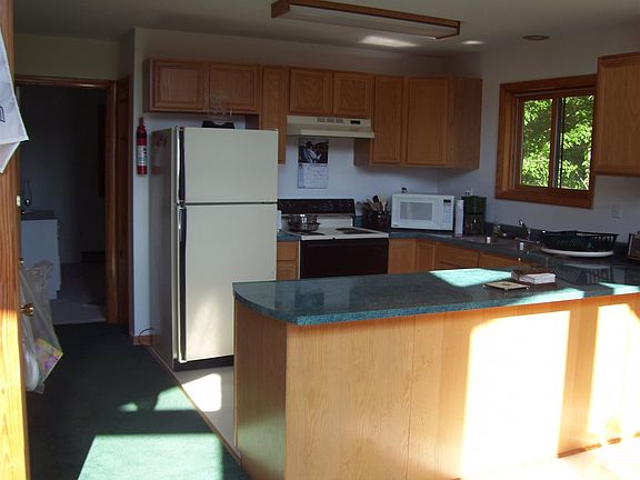 5th image of 132 Lakeview Dr