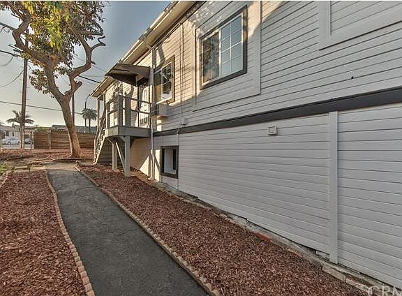 3rd image of 210 1/2 Belmont Ave #210-1/2