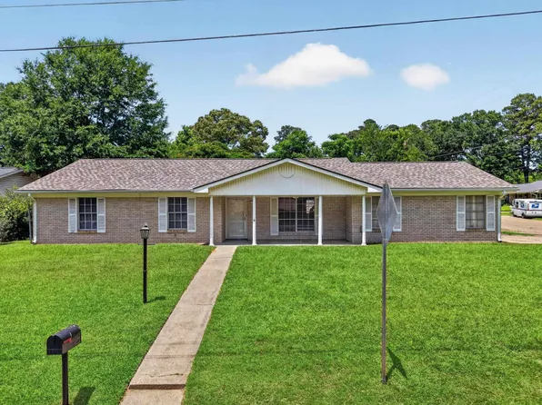 1 Tanglewood Ct, Longview, TX 75604