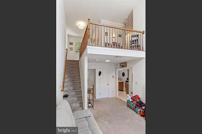 16 Ashburg Dr — Photo 6