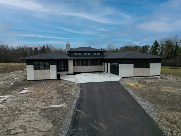 1200 Rice Rd, Elma, NY 14059