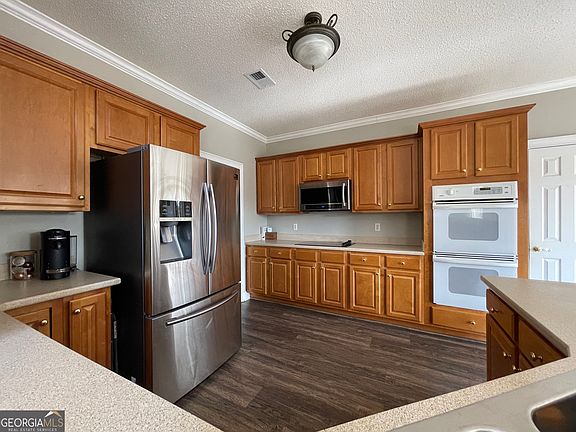 5th image of 323 Audrey Way